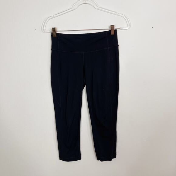 Athleta Small S Black Revelation Capri Leggings Athletic Yoga Stretch Workout - Picture 1 of 13